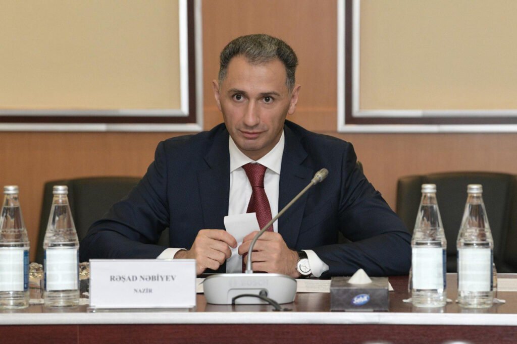 Rəşad Nəbiyev Bakı ilə Qahirə arasında birbaşa uçuşlardan danışıb