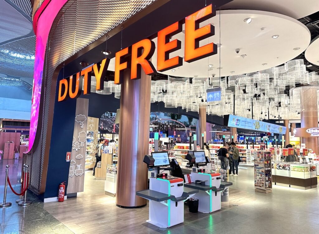 Azərbaycanlı turist “Duty-Free”də 12,7 milyon manat xərcləyib