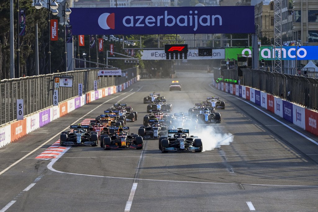 DİQQƏT: “Formula-1” üzrə Azərbaycan Qran-prisinin vaxtı DƏYİŞDİRİLDİ DİQQƏT: “Formula-1” üzrə Azərbaycan Qran-prisinin vaxtı DƏYİŞDİRİLDİ
