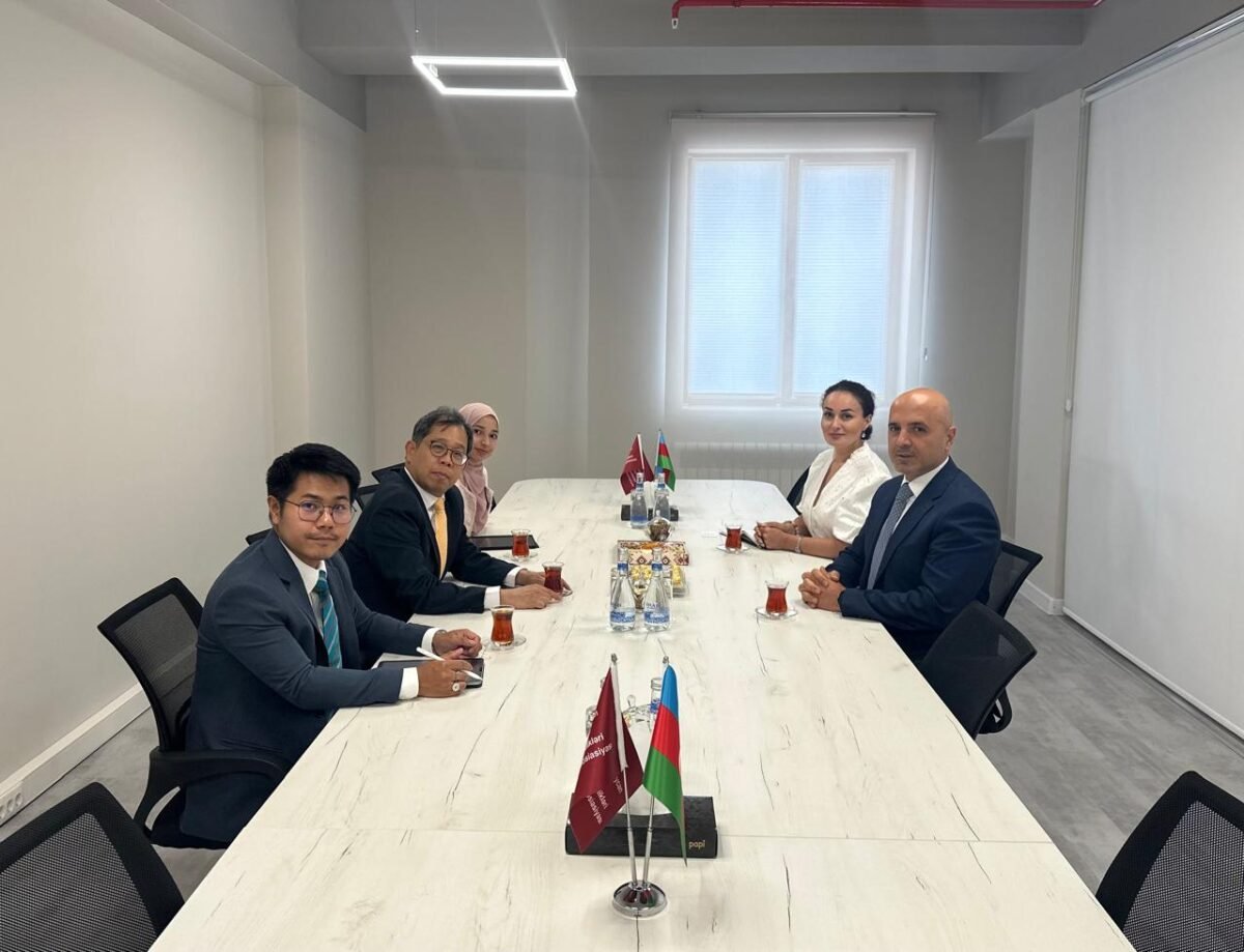 Tailandla turizm əlaqələri müzakirə edildi – ATAA SƏDRİ VƏ SƏFİR GÖRÜŞDÜ