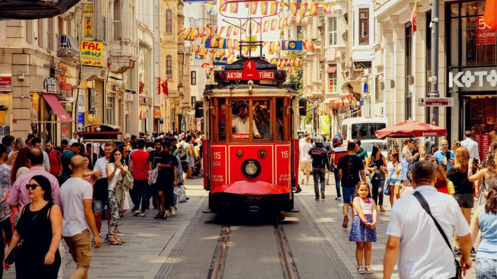 İstanbulda ictimai nəqliyyat qiymətlərində 30% ARTIM