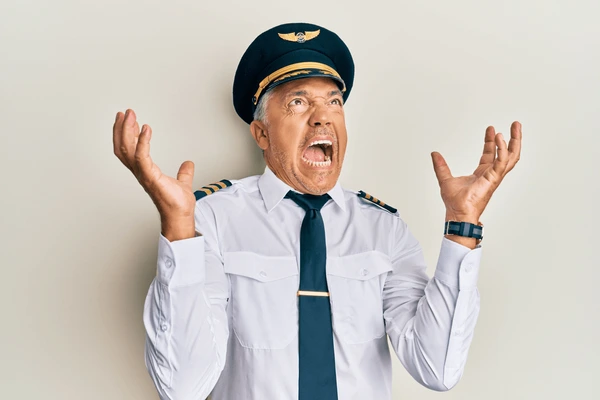 Türkiyədə sərnişinə əsəbləşən pilot təyyarəni uçurtmaqdan imtina edib Türkiyədə sərnişinə əsəbləşən pilot təyyarəni uçurtmaqdan imtina edib
