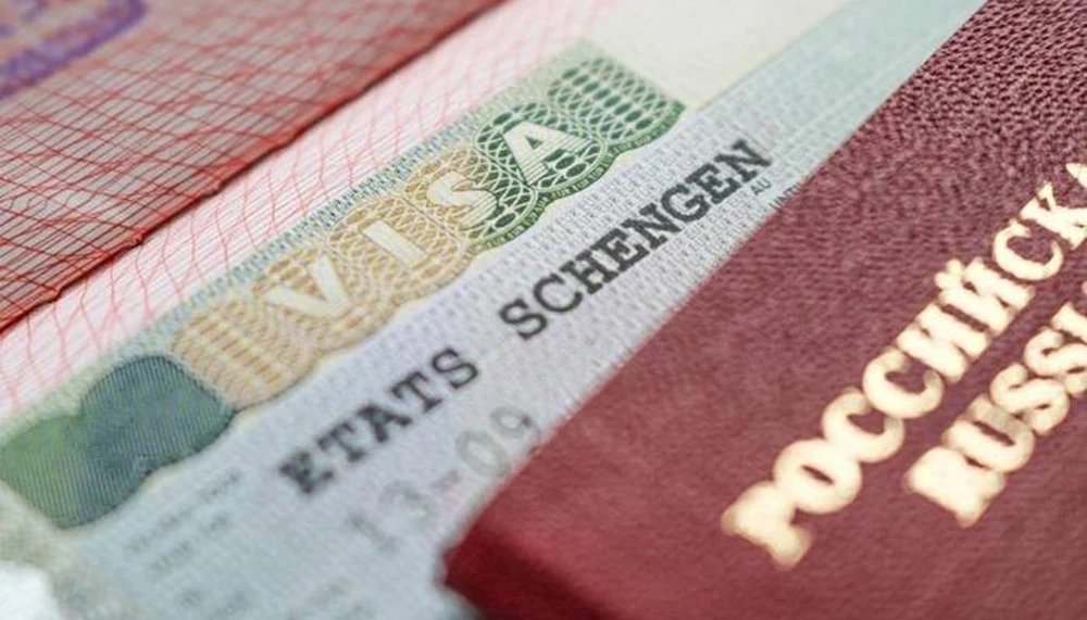 Aİ ölkələri Rusiya vətəndaşlarına “multi viza” verməyi dayandırıb?