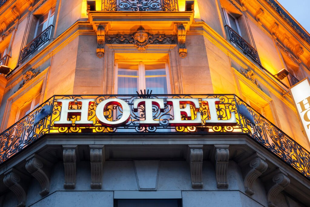 Hotel seçərkən nələrə diqqət etməlisiniz? – CAVAB