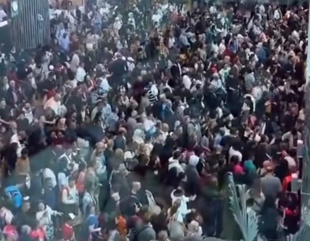 Dubay hava limanında ciddi sıxlıq yaranıb – VİDEO