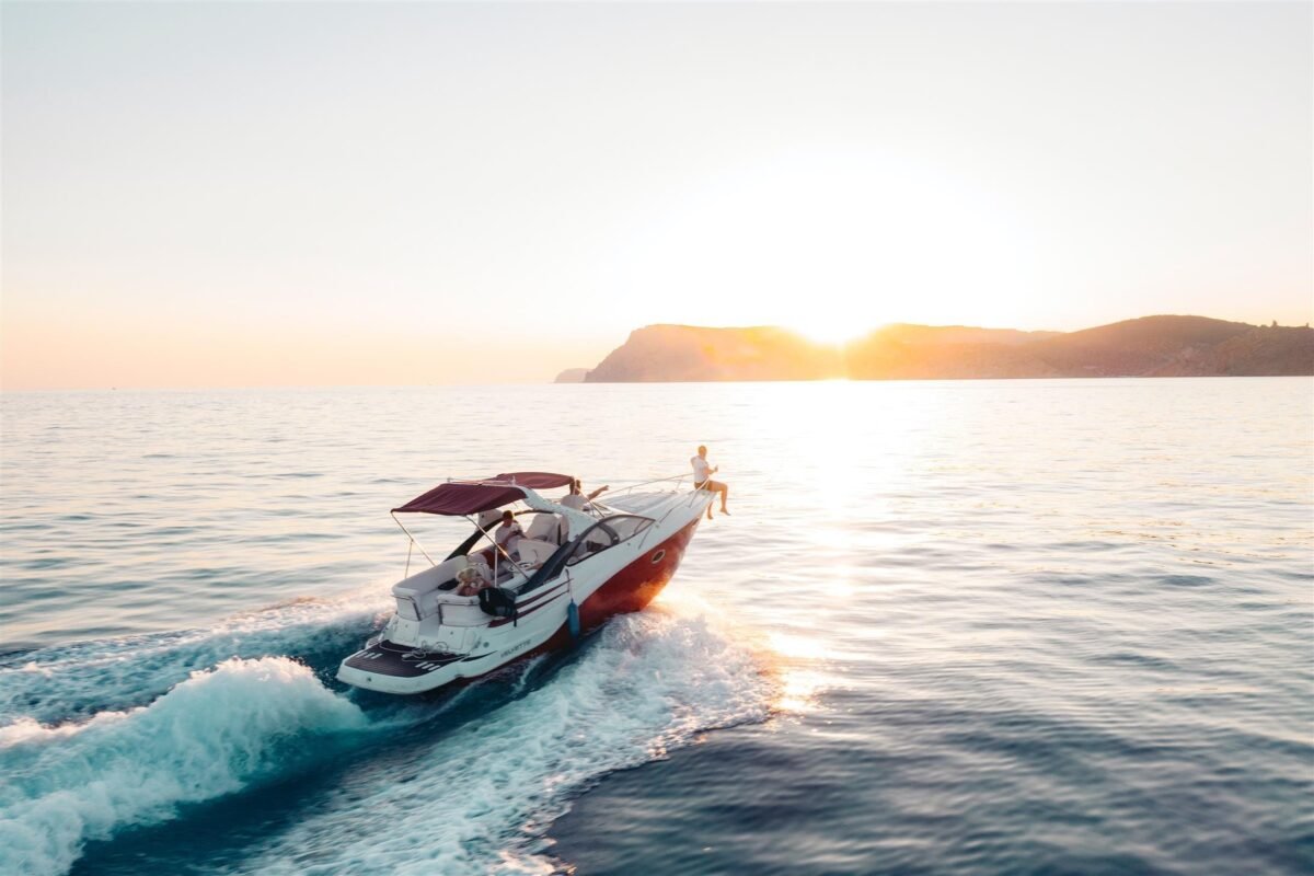 TURİSTLƏRƏ UNİKAL TƏKLİF: “BakuYachts” Xəzər dənizində premium yaxta icarəsi xidmətlərini təqdim edir